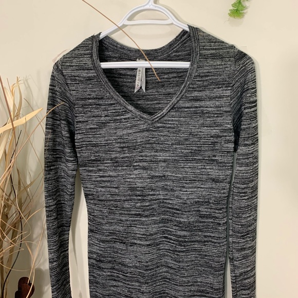 83B8 Minimalist Black Gray 46% Rayon -3% Spandex Midi Fitted Dress - Picture 13 of 16